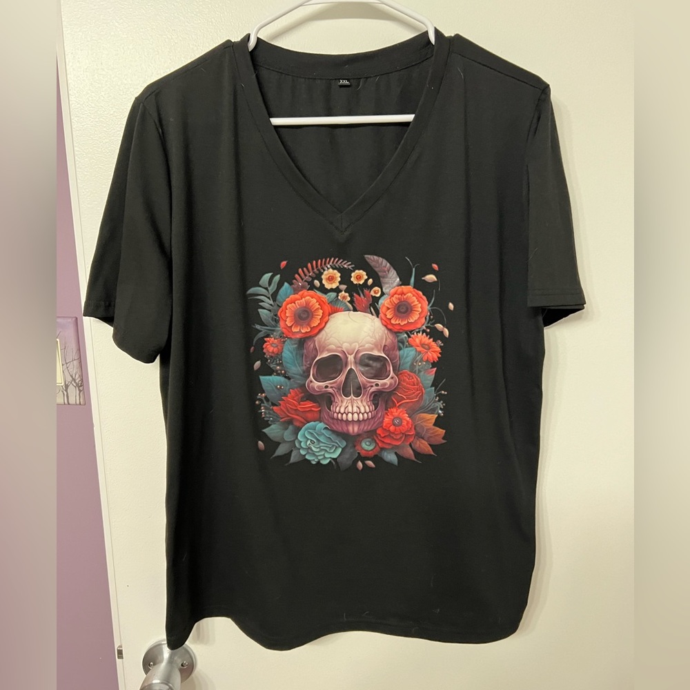 women’s black floral Skull xxl